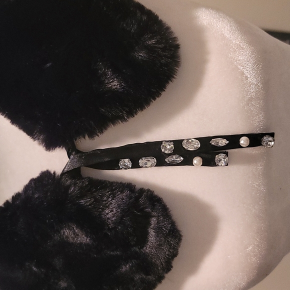 Steve Madden Accessories Steve Madden Winter White Faux Fur